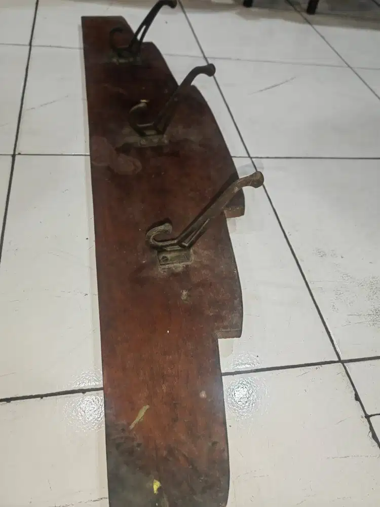 Kapstok Lawas 3 Gantungan Kuningan