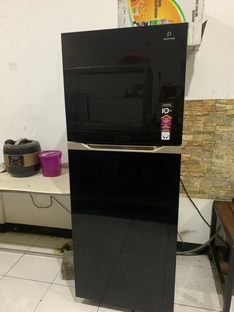 Kulkas jumbo polytron