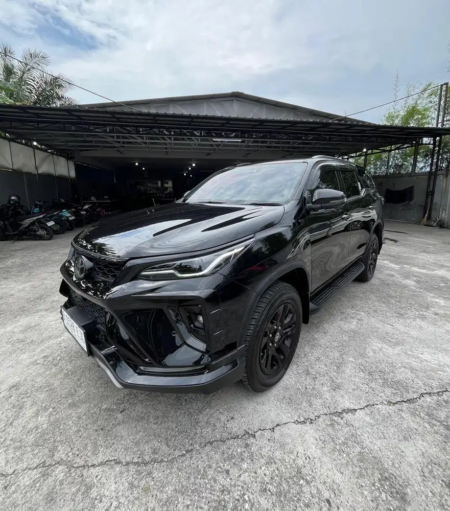 VRZ GR 2.8 TSS LEGENDER  2024 Km 14 Ribu  Servis Ricord