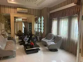 DIJUAL CEPAT RUMAH 2 LT SHM LUAS 300M 5+2 KAMAR BINTARO SEKTOR 3