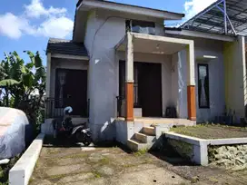 Dijual rumah dengan nuansa alam pegunungan yang dingin & strategis