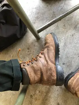 sepatu boots redwing