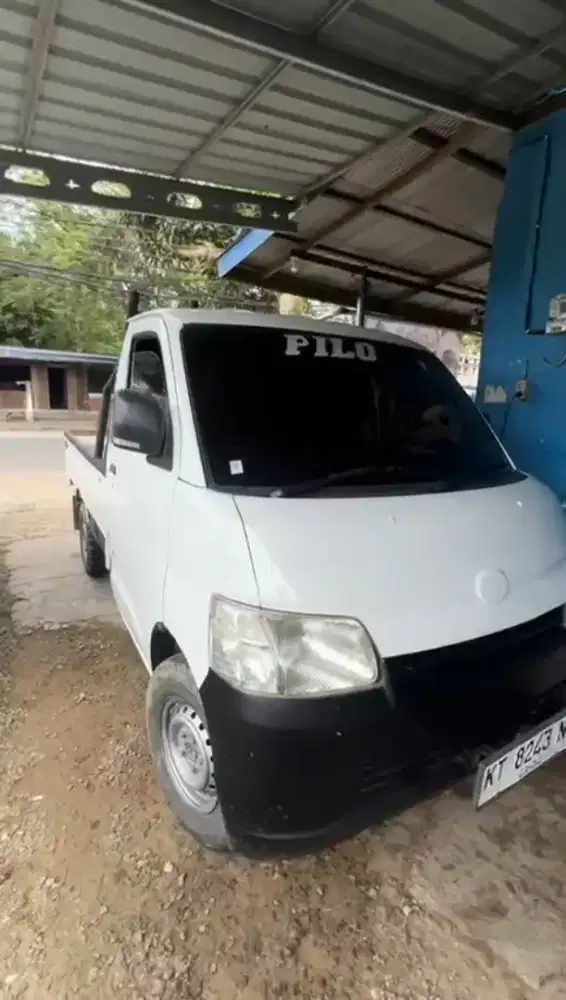 Mobil kesayangannya