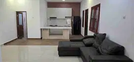 Dijual Cepat Rumah Cantik 1,5 LT semi furnished di cluster Aralia HI2