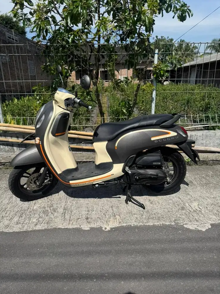 SCOOPY 2023 AB SLEMAN