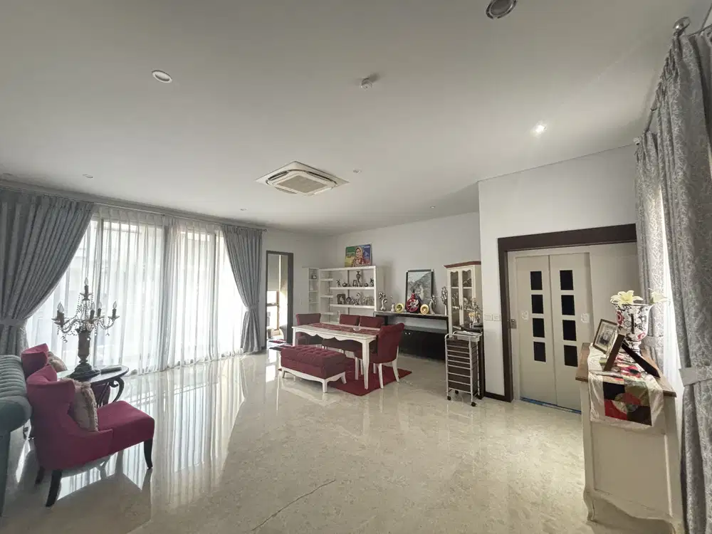 Rumah mewah di kawasan zora bsd city