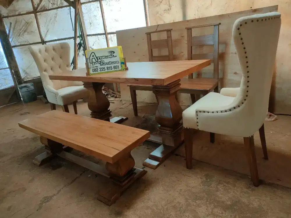 Meja makan klasik full kayu jati