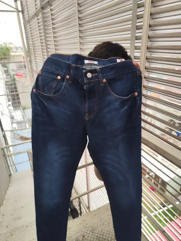 DI JUAL CEPAT CELANA LEVIS 501