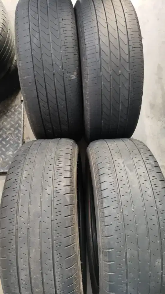 Ban Bridgestone Turanza 215 55 17