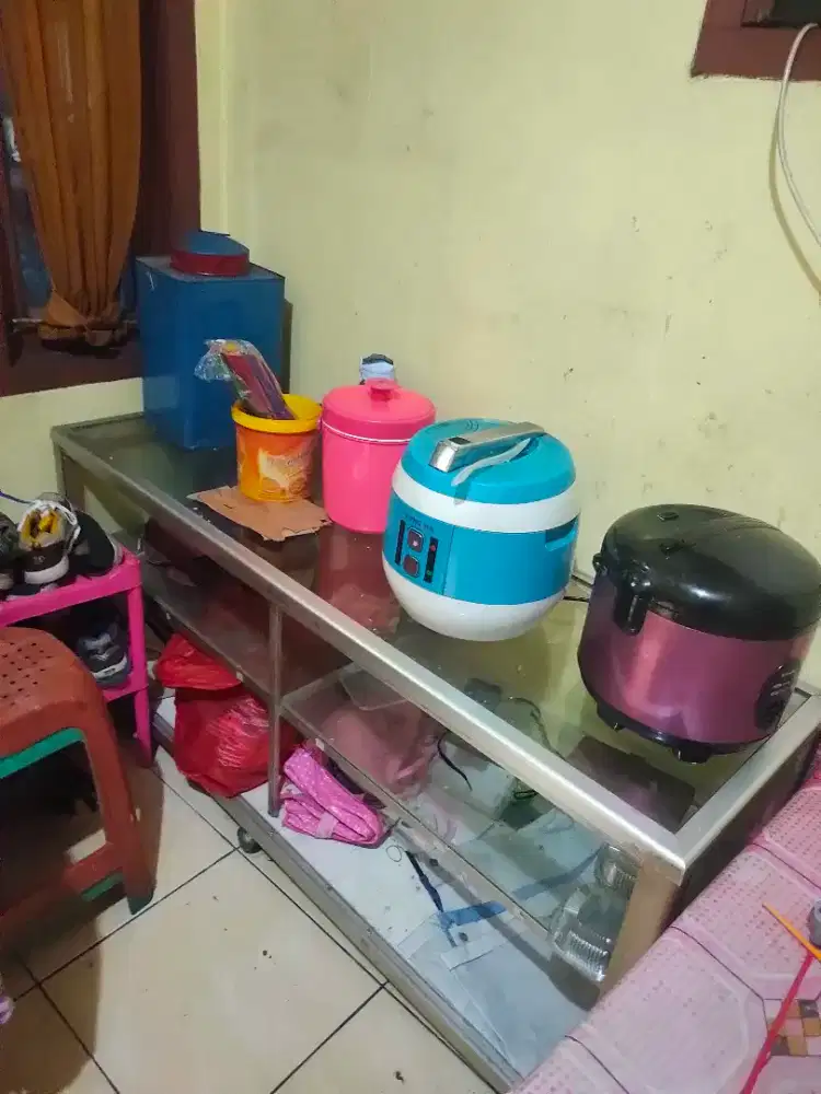 Dijual cepat etalase pemakaian pribadi