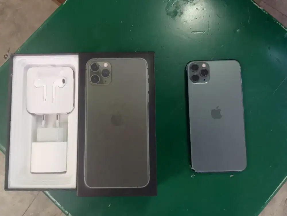 Iphone 11 pro max 256gb kuat baru