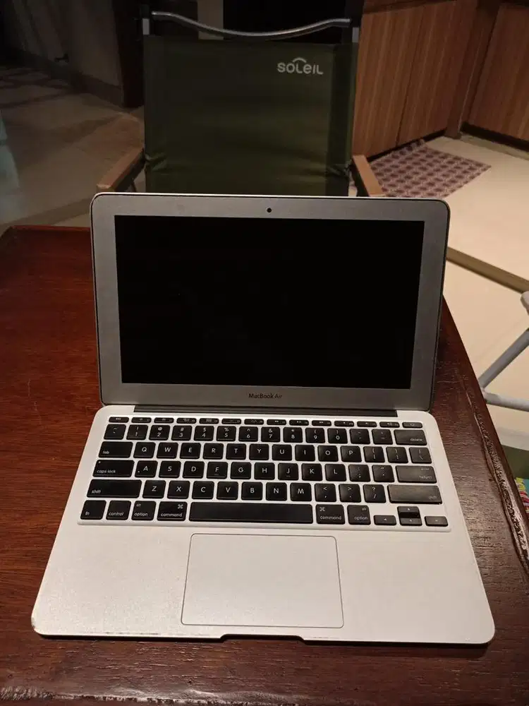 Macbook air 2011