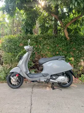 Vespa Sprint I-Get 150 ABS tahun 2022 Muluss Pakai