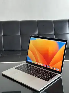 Apple MacBook Pro 2019 13inch Intel Core i5 RAM.16GB SSD.256GB