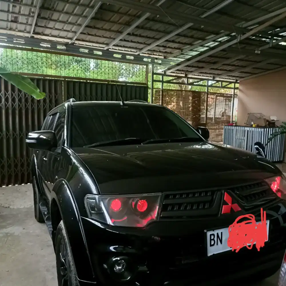 Pajero sport exceed 2015