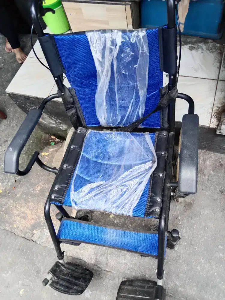 Kursi roda pakai 1 kali saja