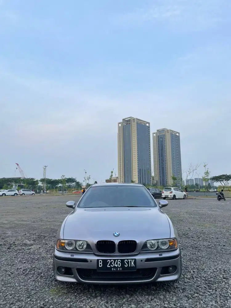BMW E39 528i tahun 1997 (M5 look facelift 2003)