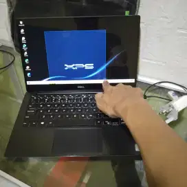 Laptop dell xps 13 i7 ram 16gb ssd 256gb layar 3k ts keyboard nyala