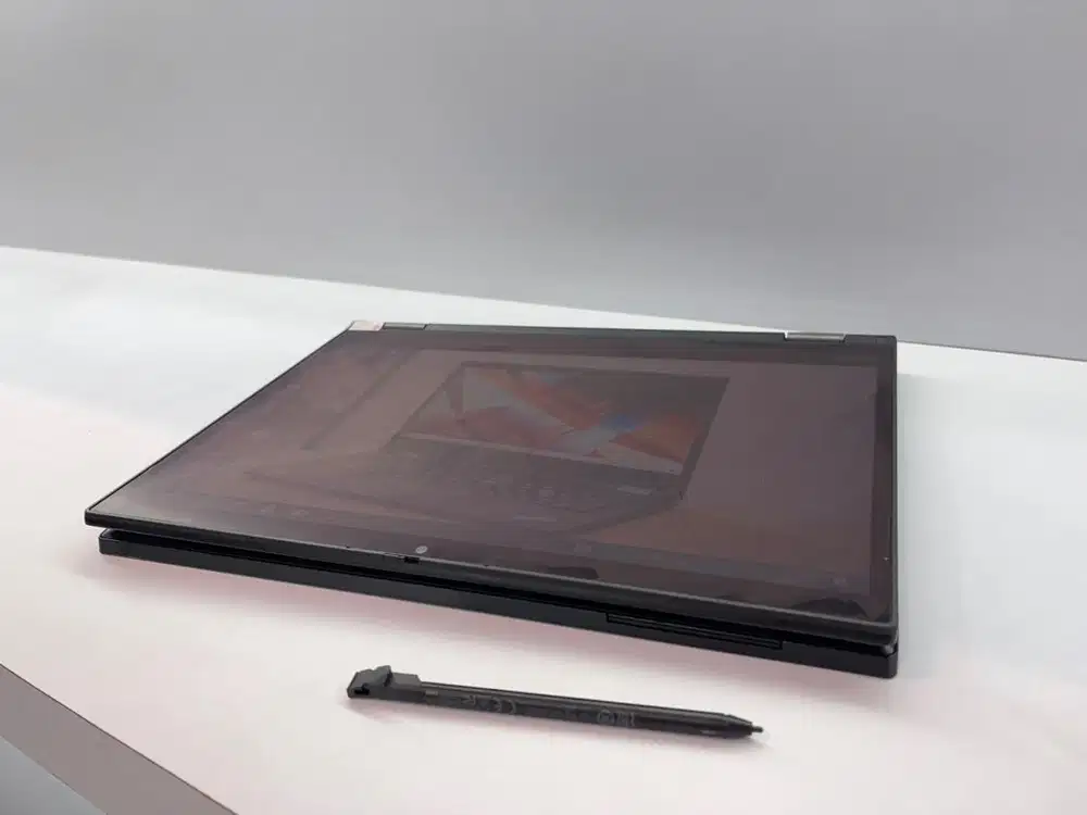 Laptop lenovo thinpapd core i5 GEN 10 LAYAR SENTUH , pakai pulpen