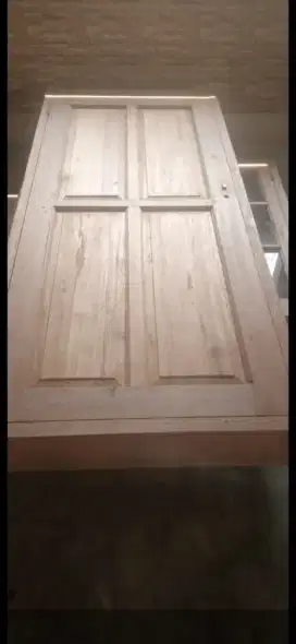 Kusen + pintu nya ready dari kayu bekas kamper oven berkualitas