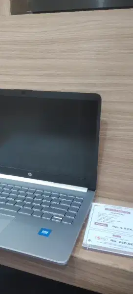 HP 14s – dq3237TU