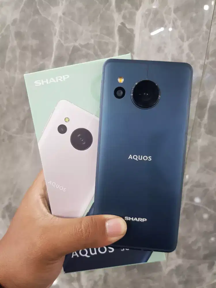 SHARP AQUOS Sense8
