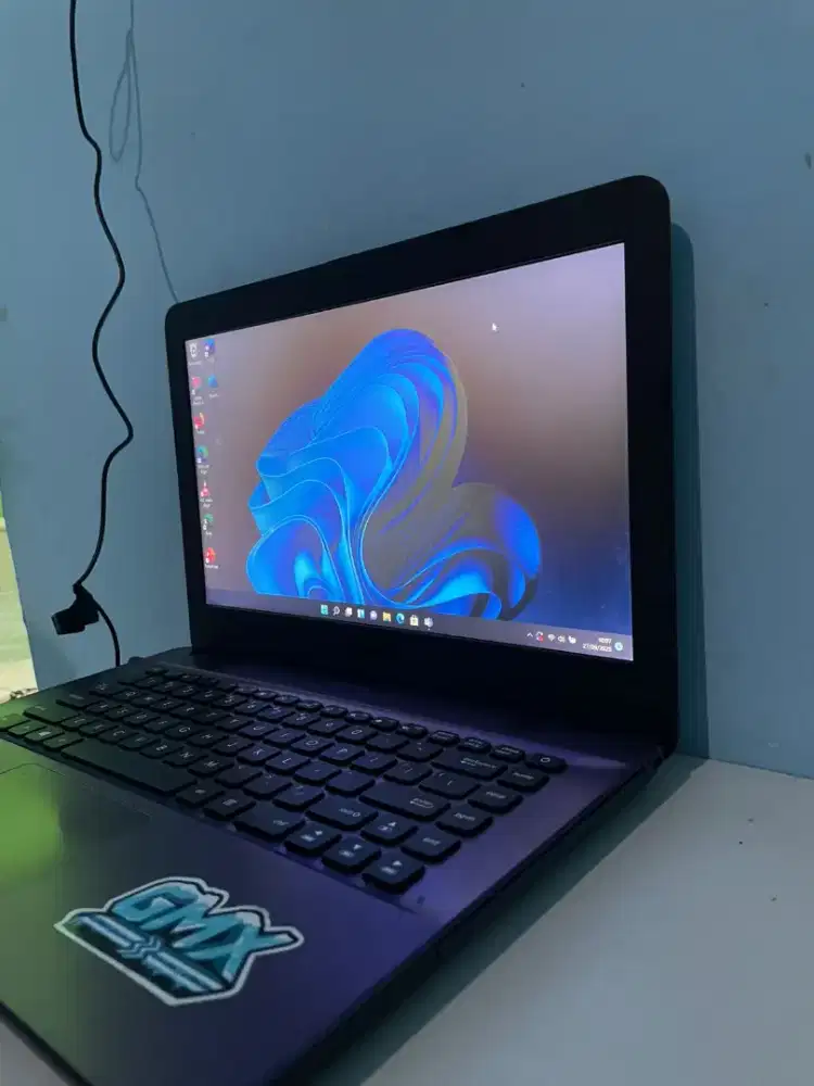 Laptop assus x441B ram 4/256gb  . Os windows 11
