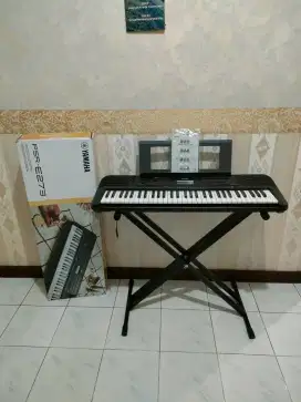 Keyboard Yamaha PSR E273