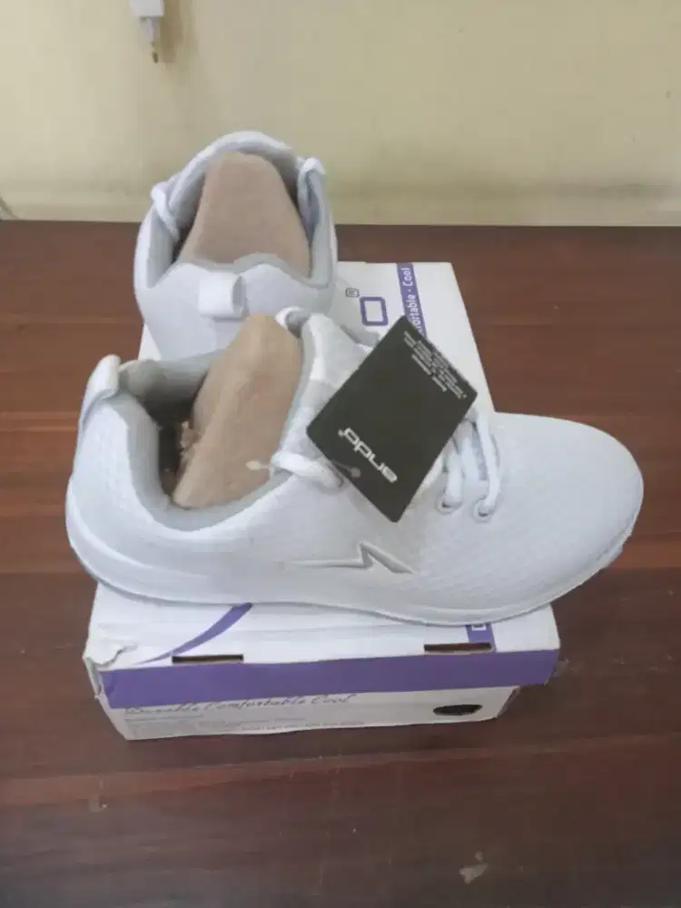 sepatu bekas rasa baru