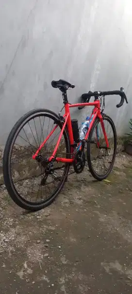 Sepeda road bike polygon stratos s3