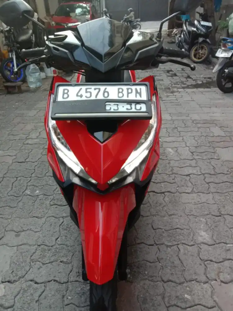 Honda Vario 125 LED CBS ISS tahun 2018.