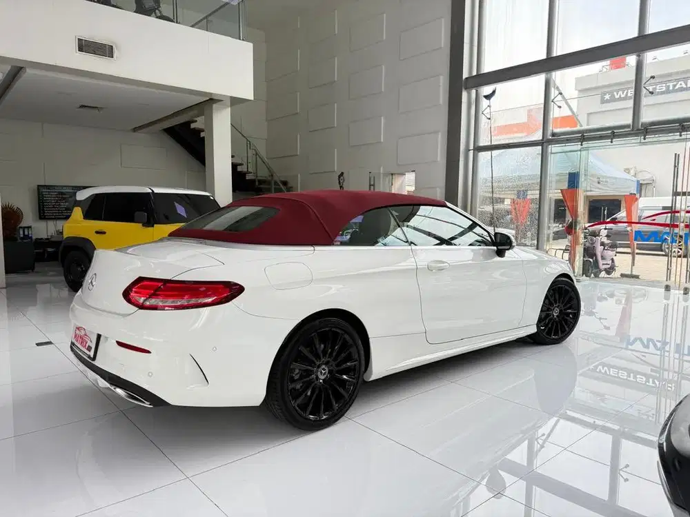 Mercy C300 Cabriolet 2018 nik 2017 white on red