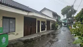 Rumah satu lantai di pusat kota Jogja cocok untuk kost2 an
