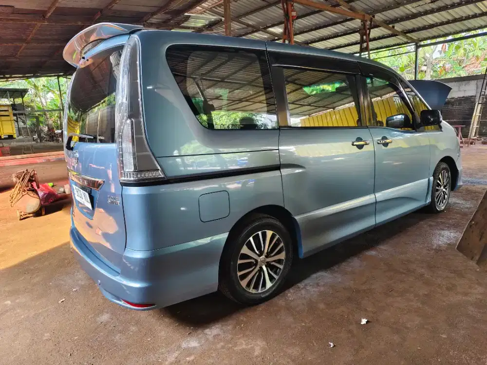 Nissan Serena HWS 2015