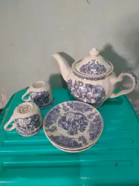 1 SET GELAS PIRING DAN TEKO