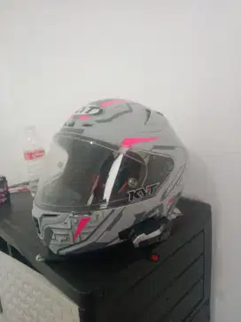 Helm KYT striker + Intercom retouch x3