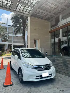 Freed 2013 tipe S PSD low km