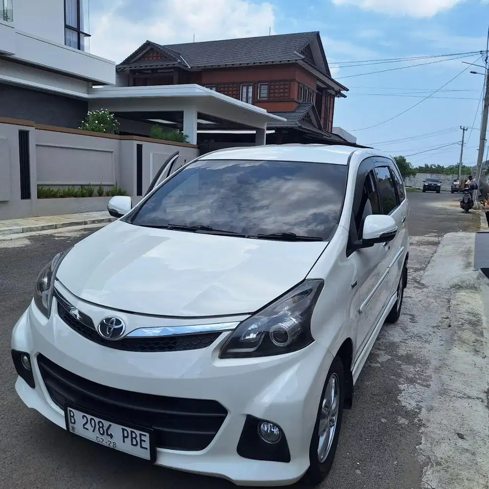 TOYOTA AVANZA VELOZ 1.5 AT 2013