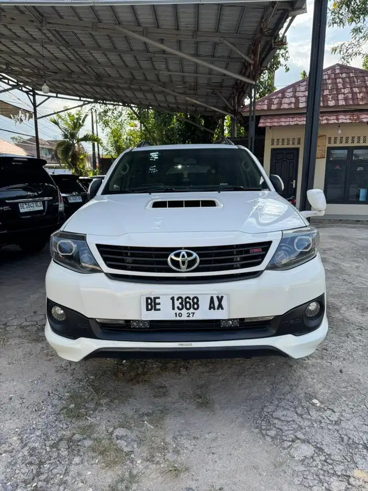TOYOTA FORTUNER 2.5 AT VNT TRD 2013