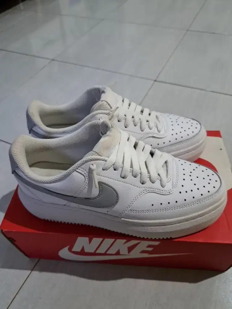 Nike court vision alta white grey