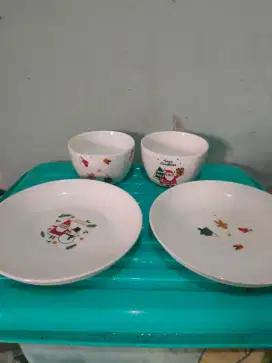 1 SET MANGKOK DAN PIRING GAMBAR NATAL