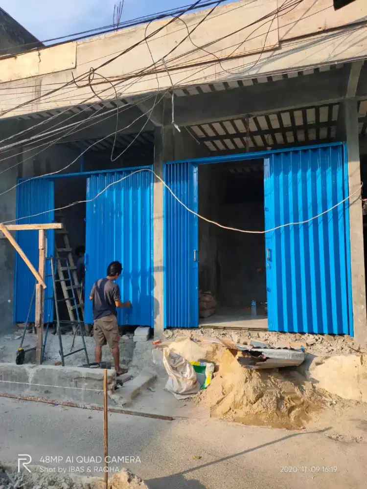 Rolling door folding gate 02