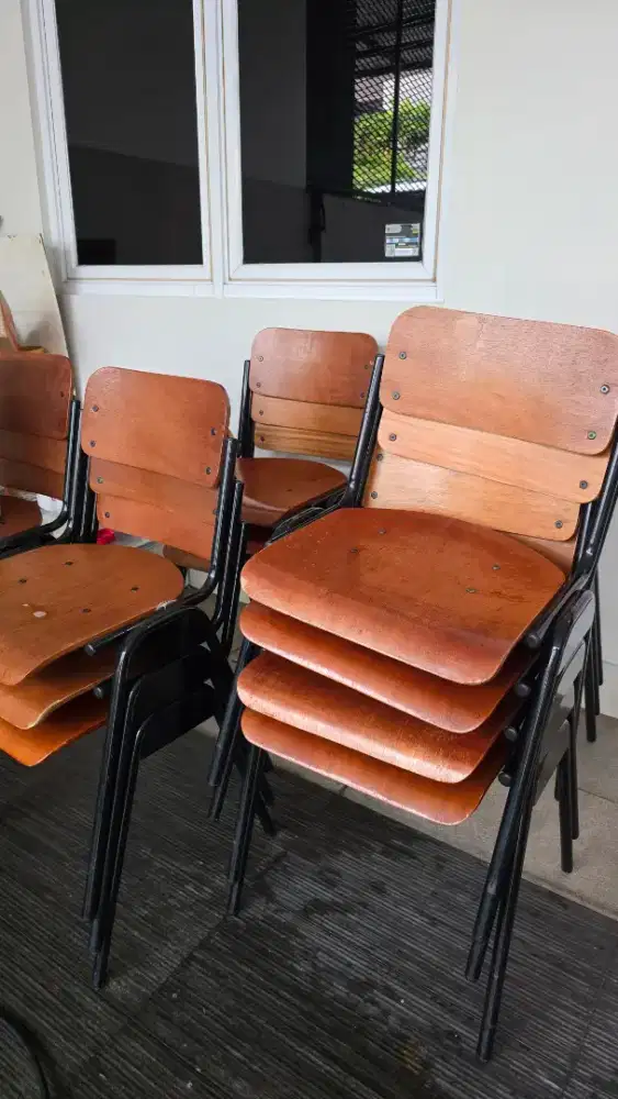 Kursi Makan Restoran Kayu