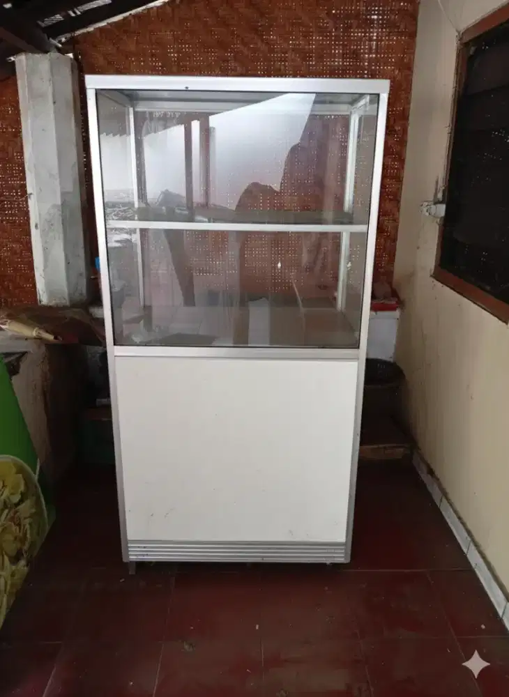 Etalase kaca (nego)