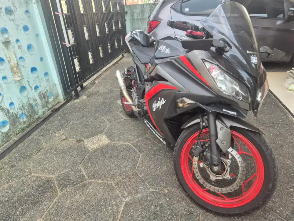 Ninja Fi 250 SE ABS