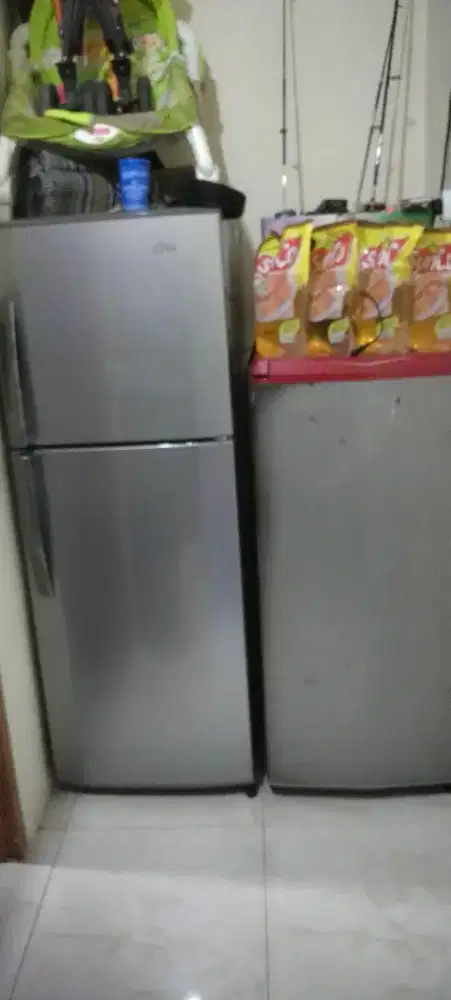 Kulkas LG 2 pintu dan Sanyo 1 pintu sepaket