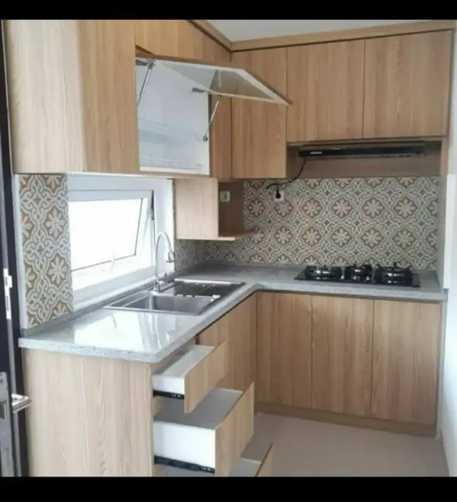 Kicin set model bisa rikues sendiri