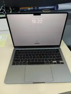 MacBook air M3 16/256 iBox grnsi pjng