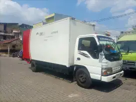 Truk elf long box PowerStering istimewa