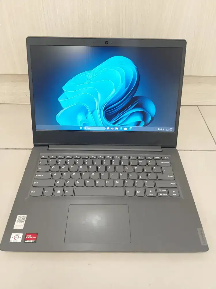 Laptop lenovo amd Athlon jual cepat